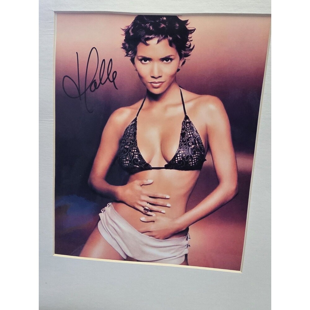 Halle Berry Autographed Original Movie Photograph House of Celebrities COA